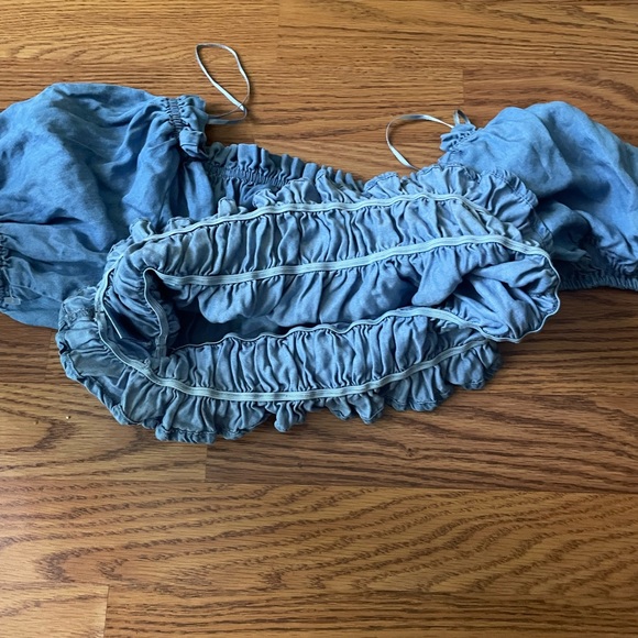 NWOT Cute blue crop top - Picture 4 of 4